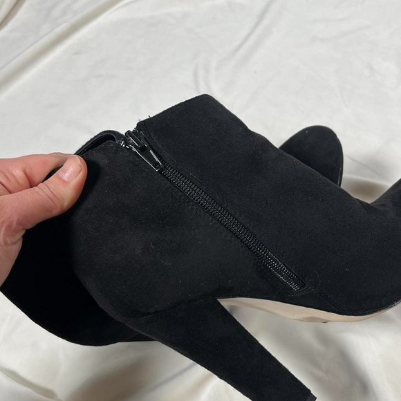 Black suede gold booties heels - Picture 7 of 7